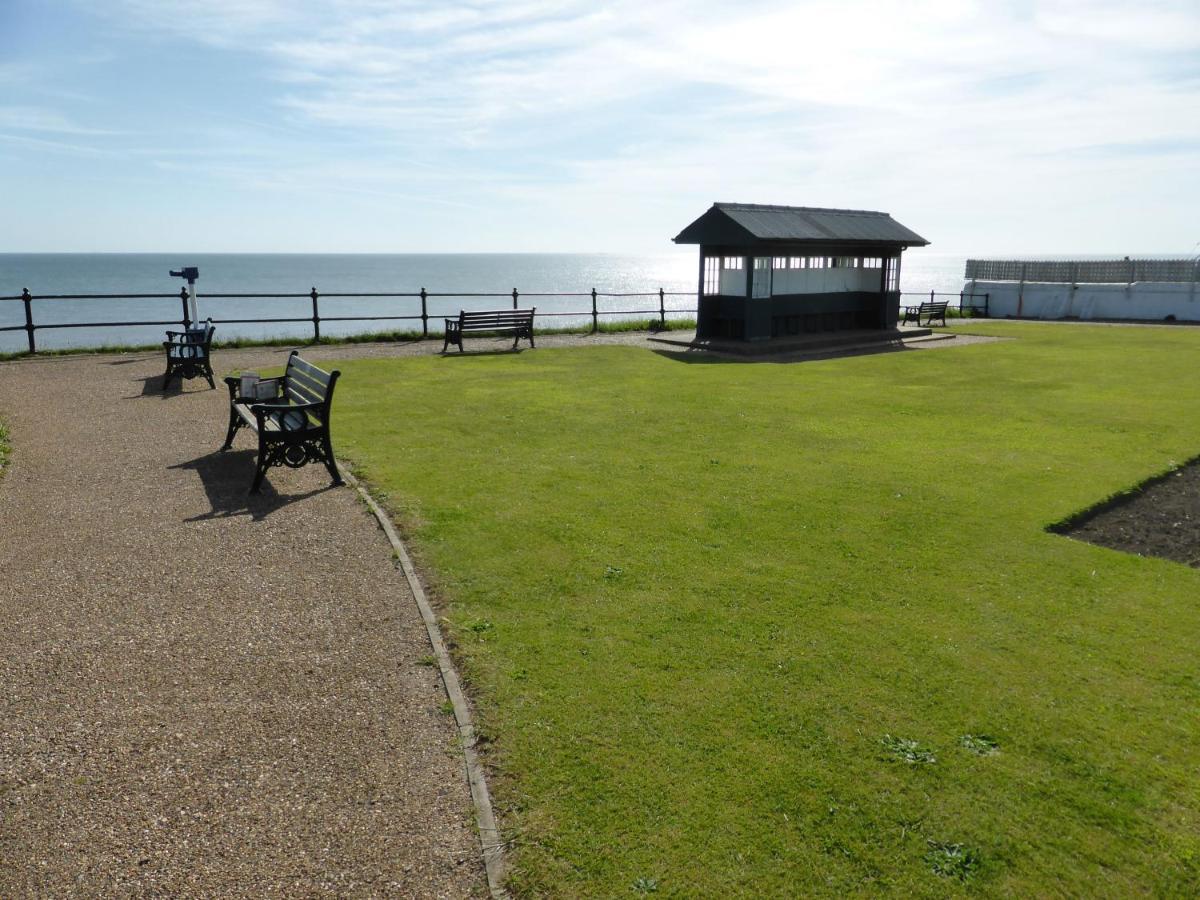 Paddock Bungalow Mundesley Exterior photo